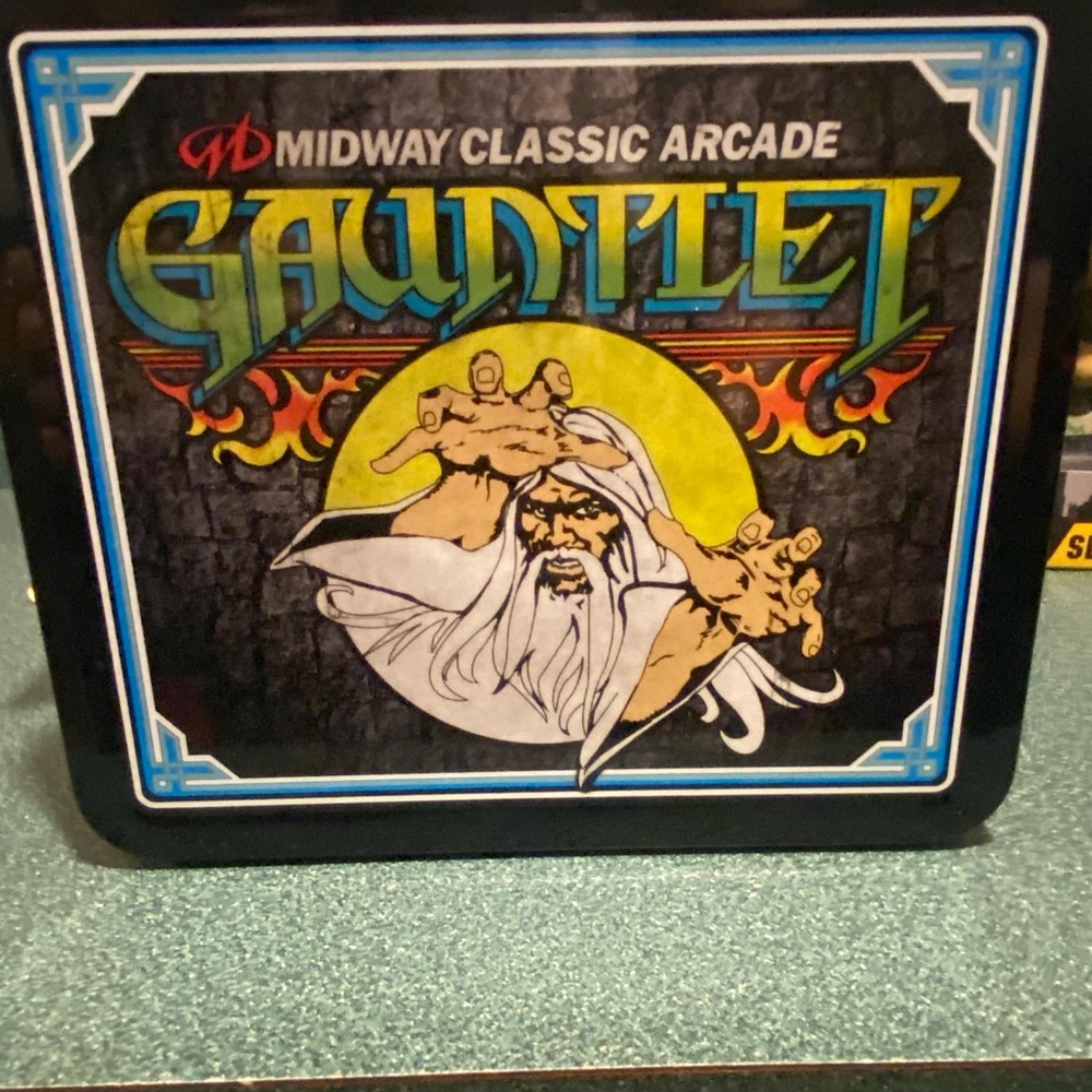 Classic Arcade Gauntlet Tin Sign